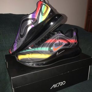 NikeAir Max 720 size 11.5 Like New